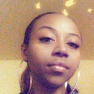 Meet your Posher, Clarissa